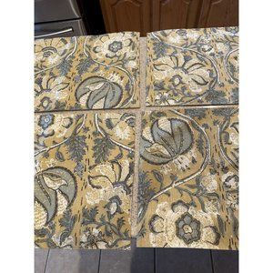 Pottery Barn Cotton Floral Pattern Placemats/Set of 4